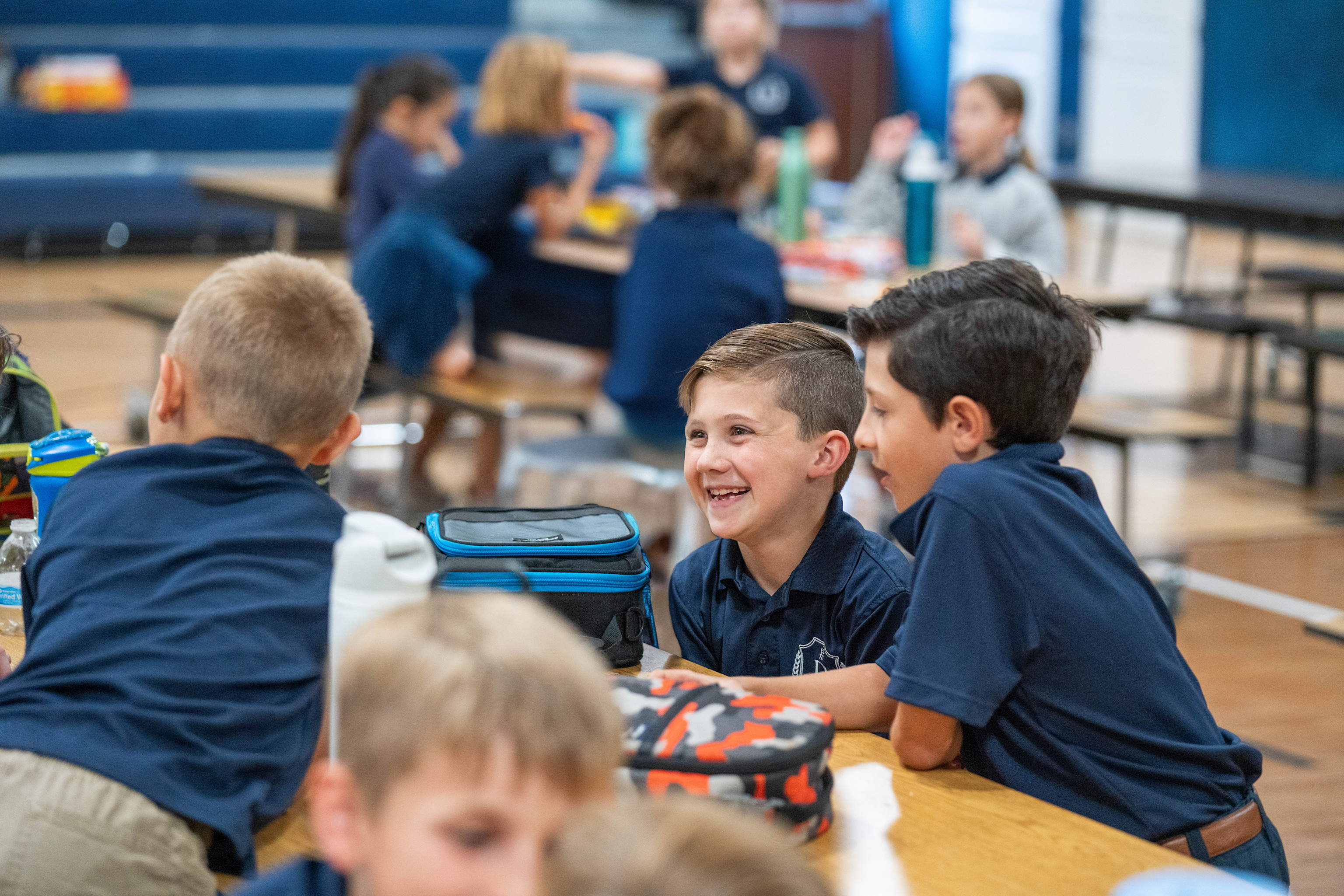 elementary students having lunch